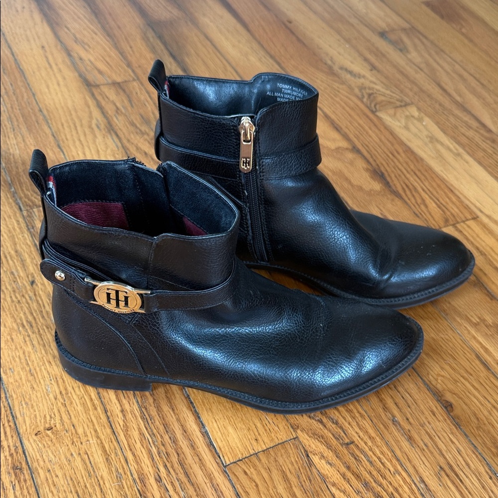 Tommy Hilfiger Black Ankle Boots with Gold Accents 8
